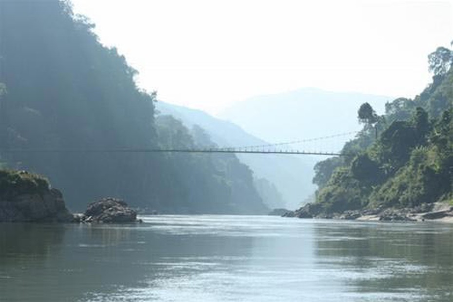 Đi vòng tránh CSGT, lật thuyền 4 người thương vong