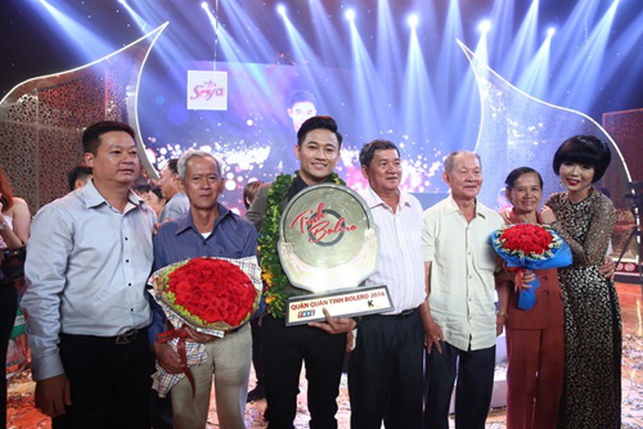 Quý Bình đăng quang 'Tình bolero 2016'