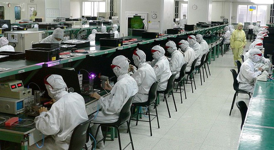 Công nhân lắp điện thoại trong 'phòng sạch' vẫn có thể ung thư