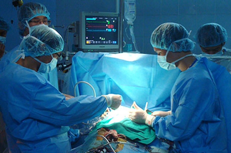 Nam thanh niên được ghép thận tự thân hy hữu sau tai nạn giao thông