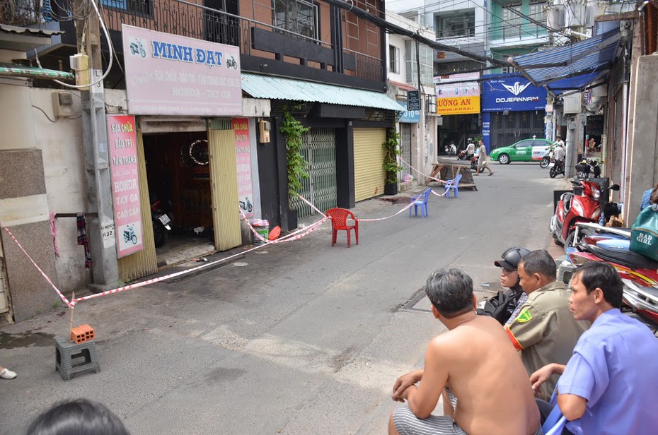 Điều tra vụ chủ tiệm sửa xe máy bị đâm chết trong đêm