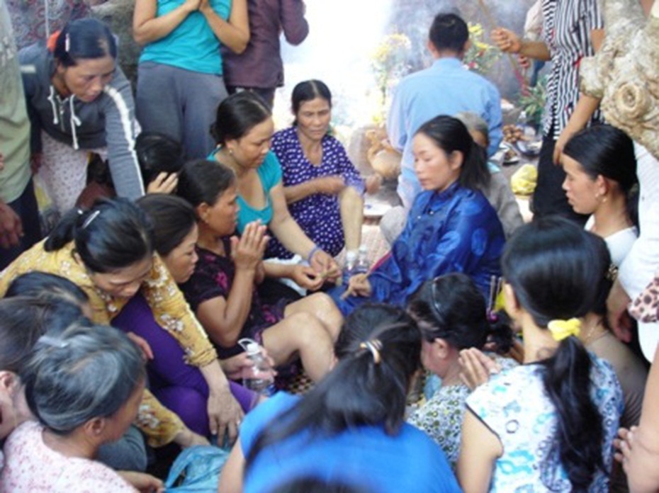 “Em chồng” dưới âm kể tội chị dâu ngoại tình