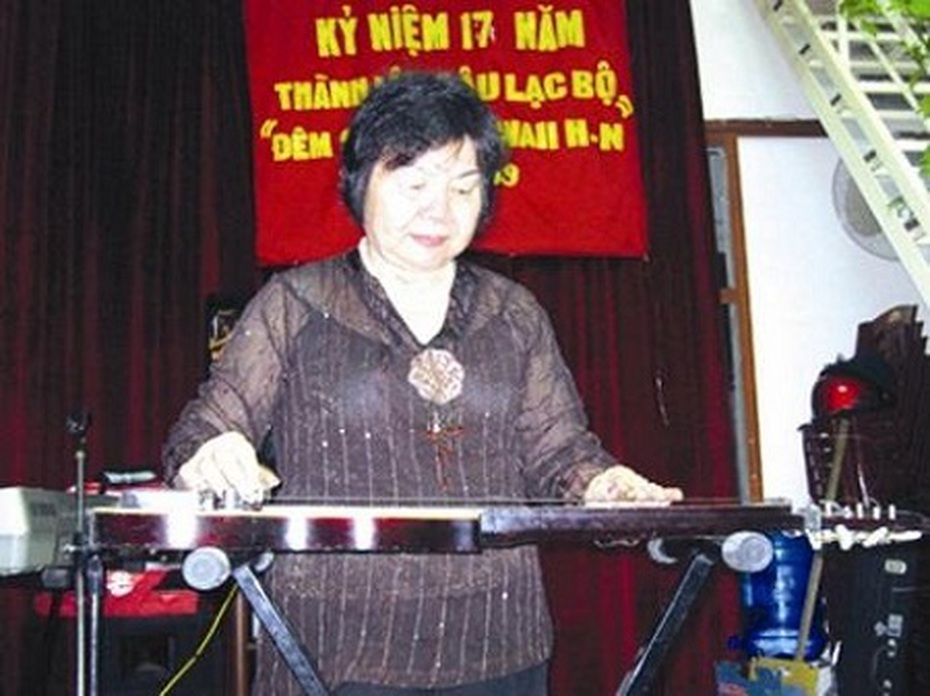 “Kỳ nữ tay ngang”, đổi chân lấy đàn