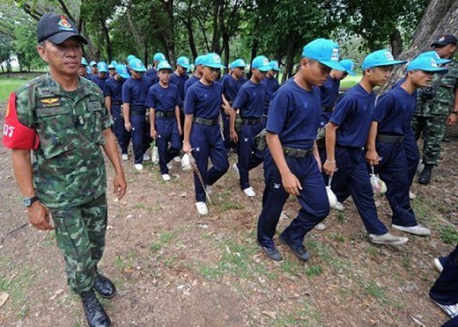 Thái Lan lập trại lính rèn học sinh hư