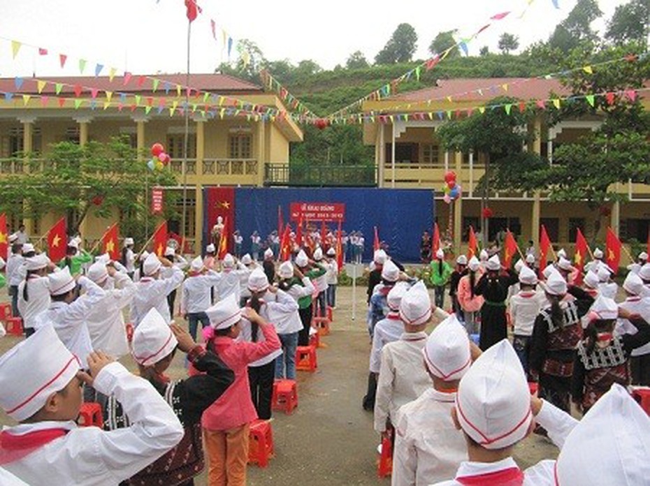 Học phí "không bằng bát phở", trường tìm cách... "lách luật"