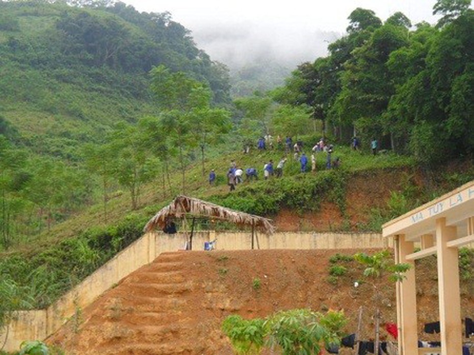 Xin vào trại cai nghiện để... cai game