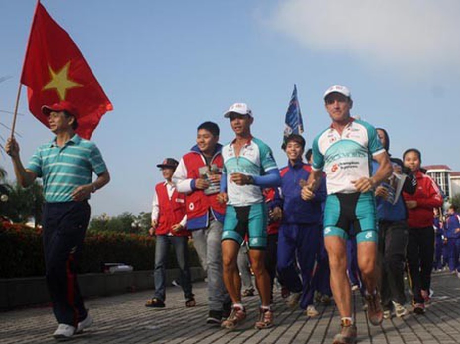 Gặp gỡ VĐV marathon lừng danh Pat Farmer