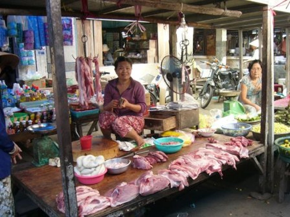 Siết thời gian bán thịt: Lo ngại người dân sẽ đối phó