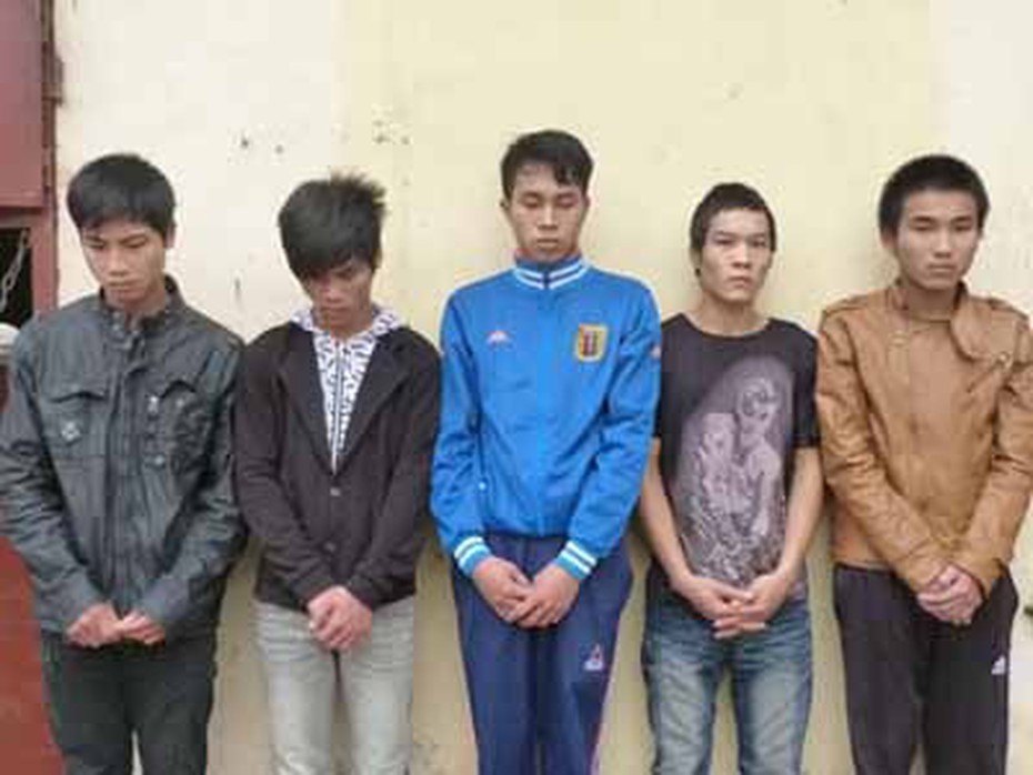 Băng cướp tuổi teen ở phố huyện sa lưới