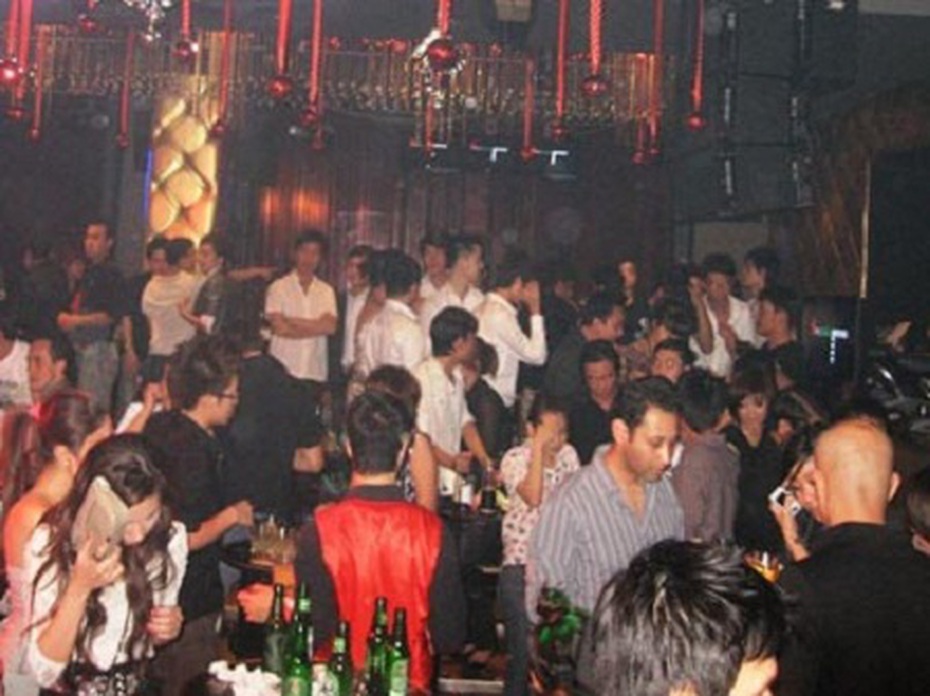 Thiếu gia “đốt” tiền tỷ “bao” tour sinh nhật ở nước ngoài