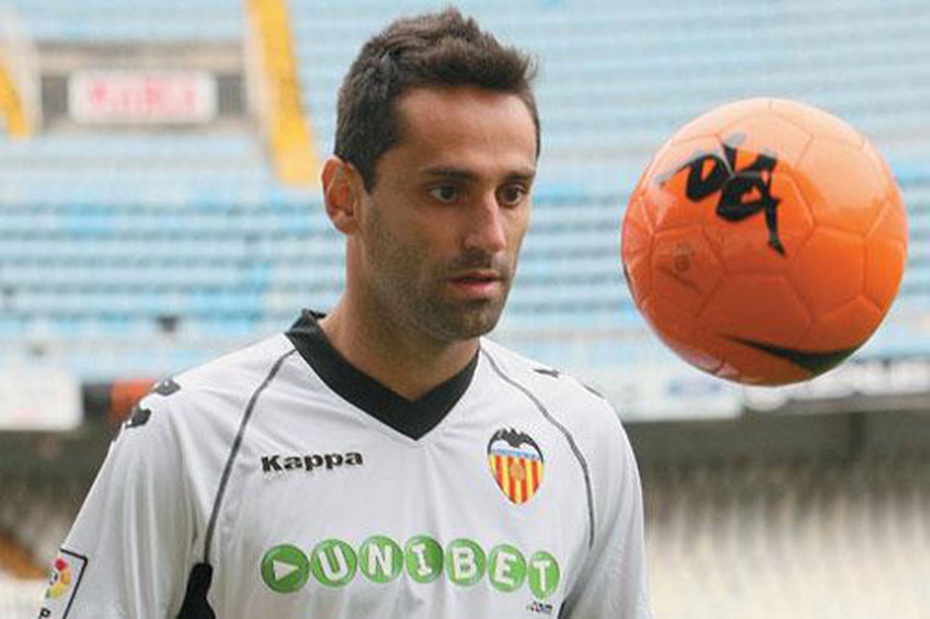 Jonas khiêu khích Chelsea