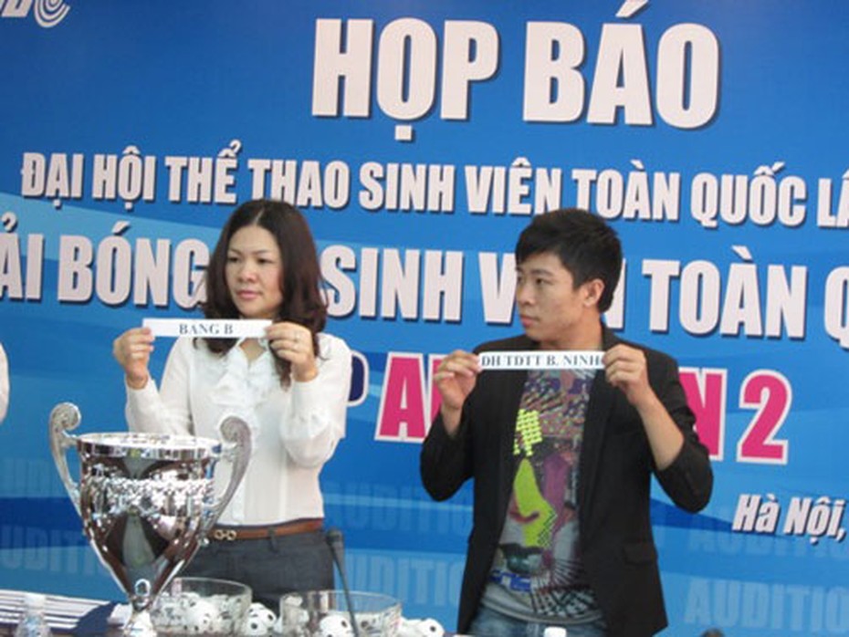 Bốc thăm chia bảng giải bóng đá SV năm 2011