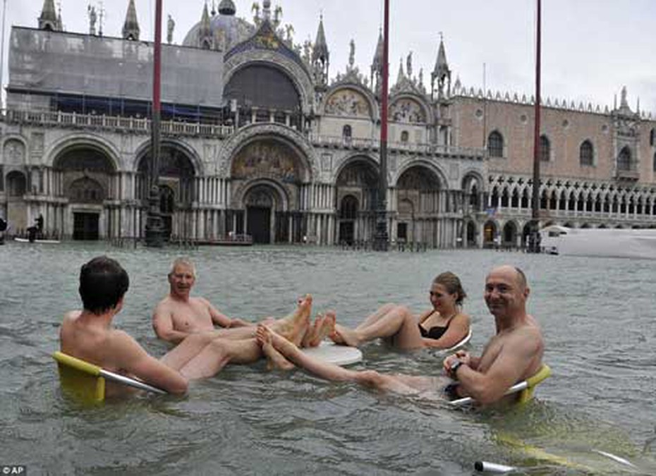 Venice chống chọi với trận lụt lịch sử