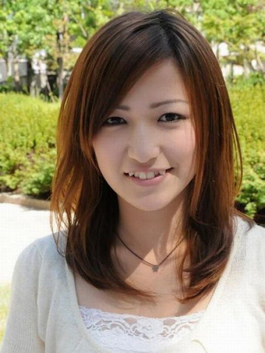 Teen Nhật rộ mốt gắn răng nanh ma cà rồng