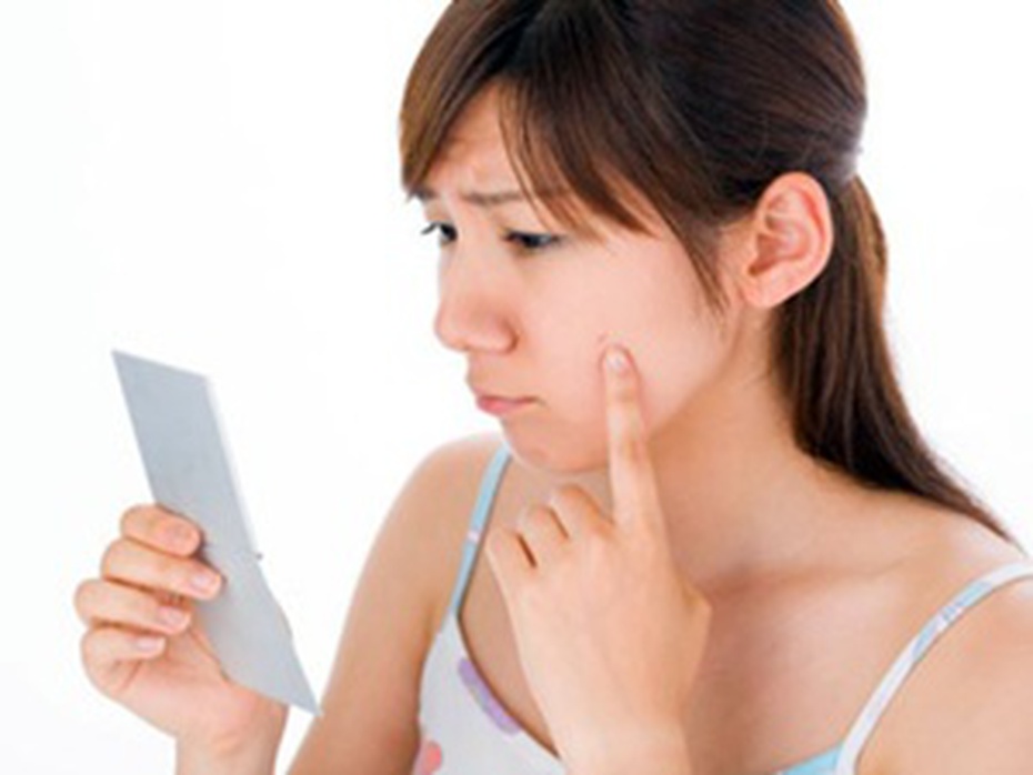 Thiếu nữ điêu đứng vì triệt nốt ruồi sát phu