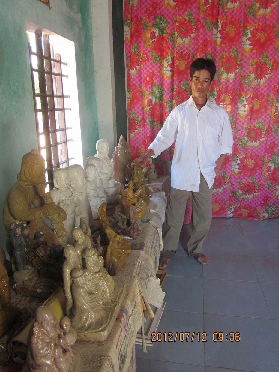 Chàng chăn bò tật nguyền “thổi” khát vọng vào đá