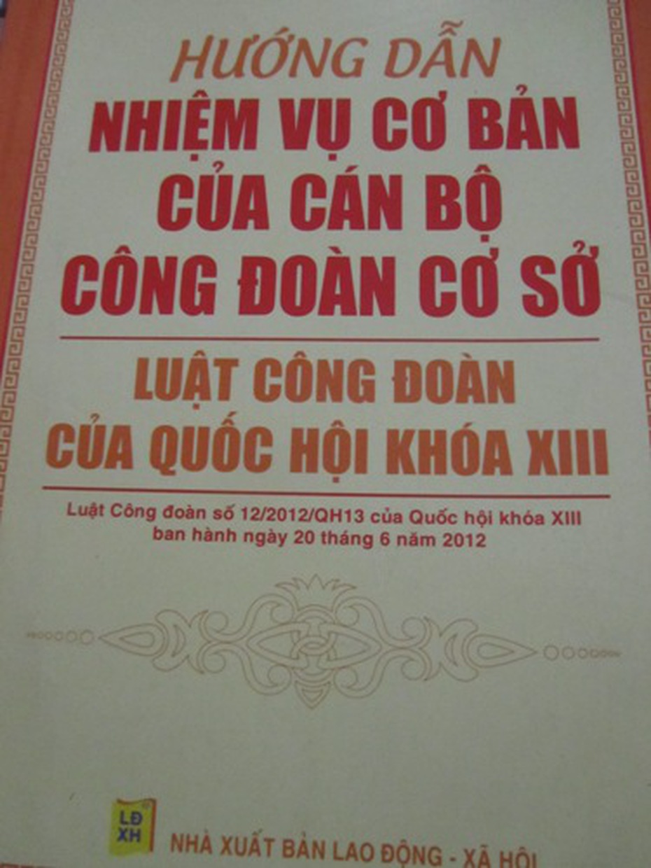 Hai cuốn sách phát hành cùng một giấy phép xuất bản