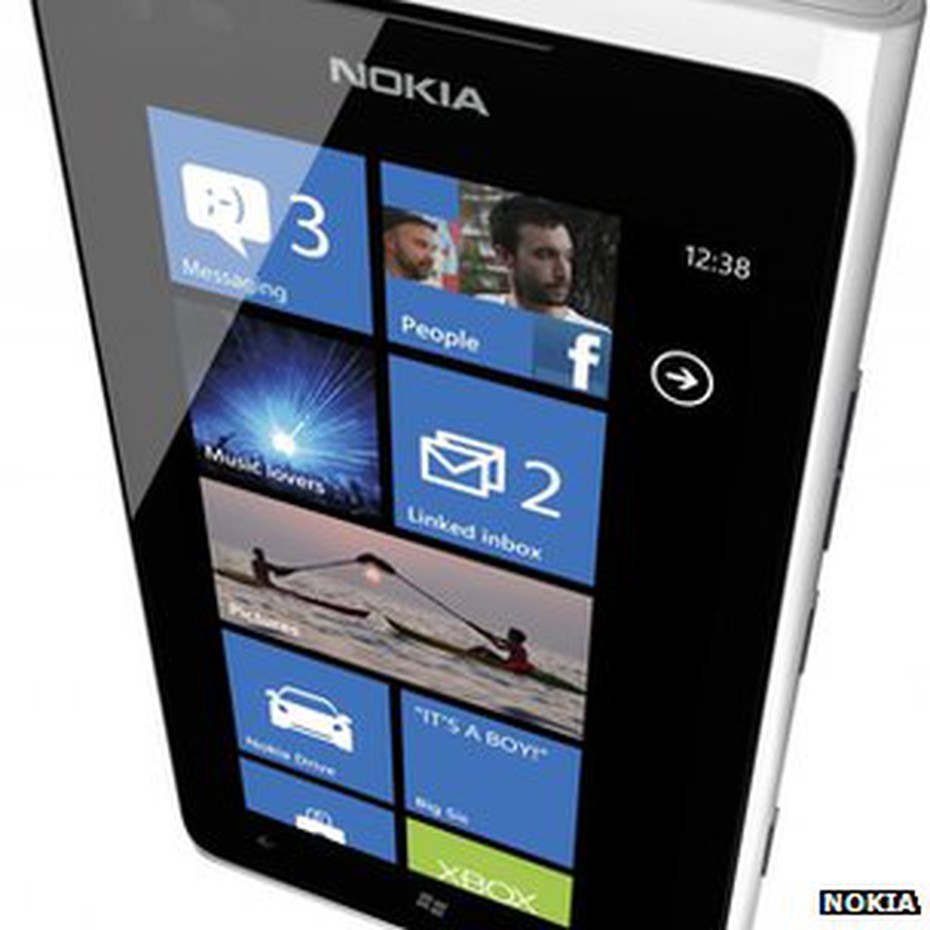 Nokia giảm giá Lumia 900 xuống còn 50 USD