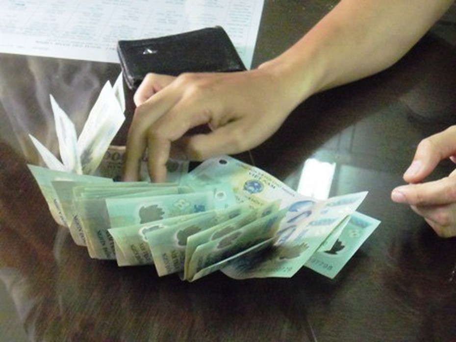 Dân tố nhân viên điện lực "ăn tiền" hàng trăm triệu đồng