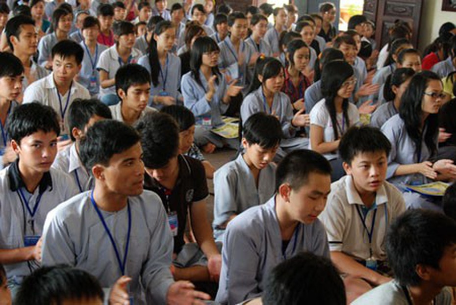Đua nhau lên chùa thiền để tĩnh tâm...