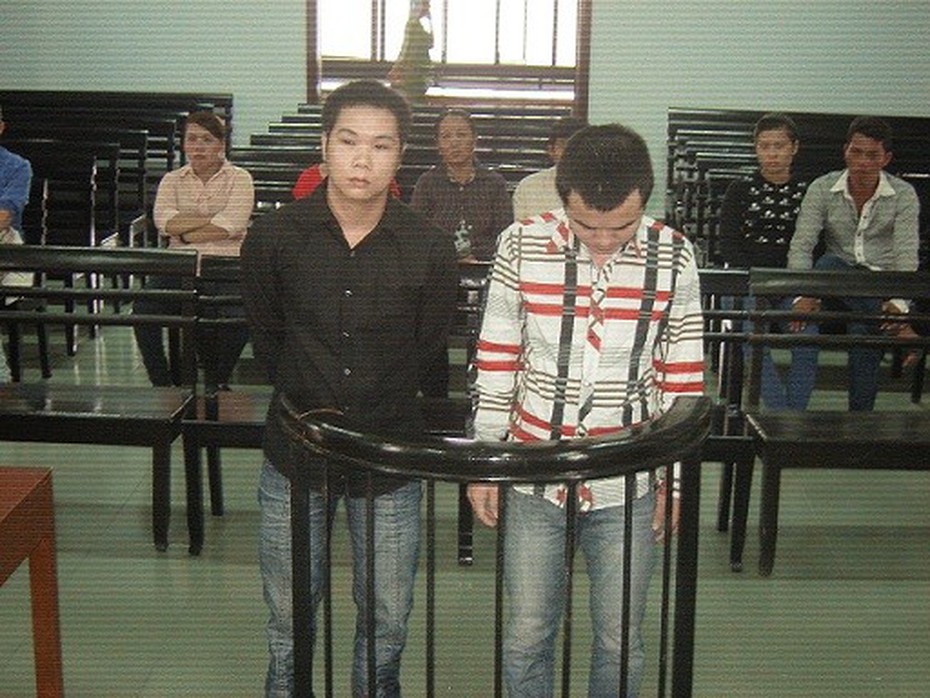 Rủ nhau bán ma túy, một “con nghiện” lĩnh 15 năm tù