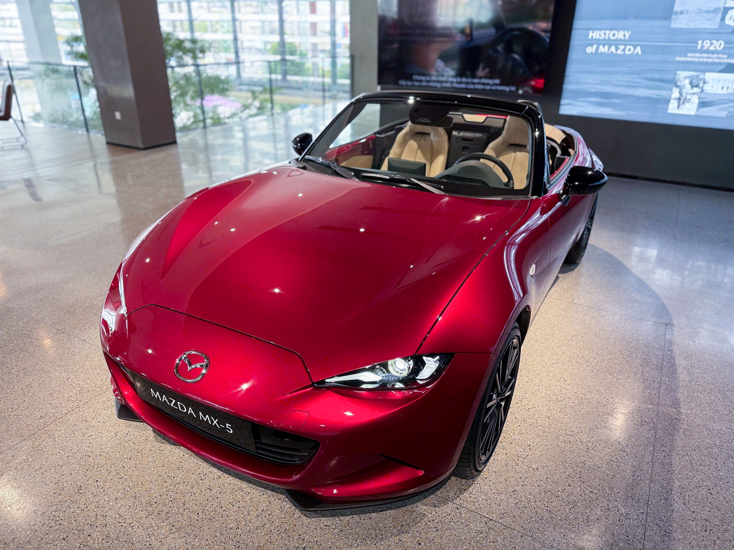 Mazda MX-5 bắt đầu nhận cọc tại Việt Nam, giá bán hơn 1,3 tỷ đồng