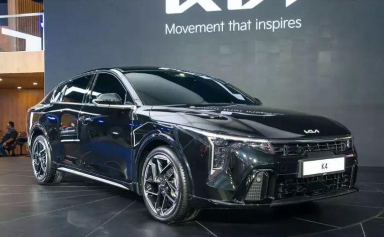 Kia K4 chính thức trình làng, thay thế vị trí của K3 trong tương lai
