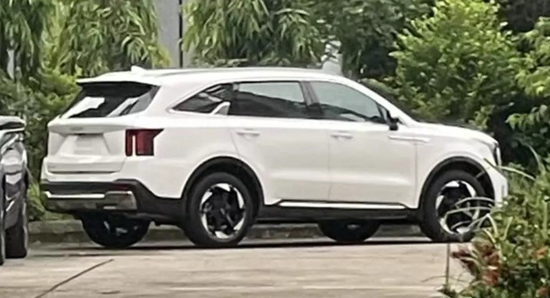 Kia Sorento mới bất ngờ xuất hiện tại trạm đăng kiểm, hé lộ thời điểm ra mắt