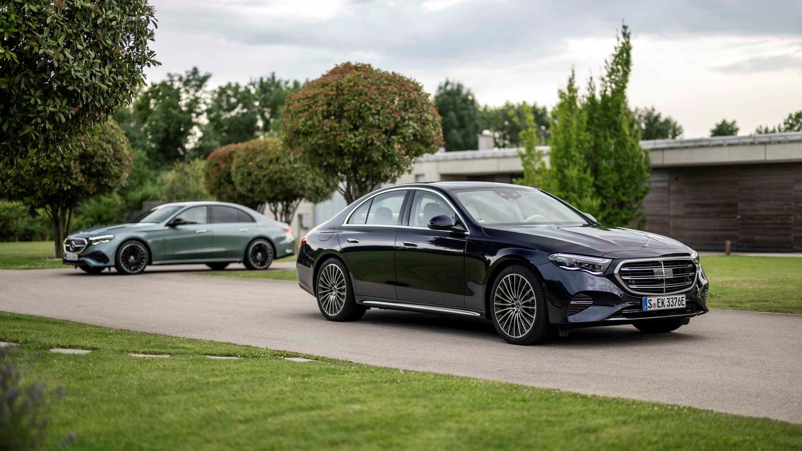 Mercedes-Benz E-Class 2025 đã bắt đầu nhận cọc và dự kiến ra mắt vào tháng 10.