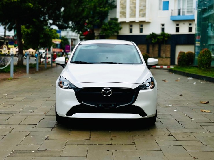 Mazda2 hay Attrage: Sedan nào tiết kiệm nhiên liệu hơn trên đường dài?
