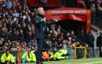 Tin HOT tối 17/10: Mourinho cố chấp, Ibra là 'đại ca' ở MU