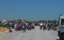 Xe máy đâm ô tô, Phó giám đốc trung tâm dạy nghề tử vong