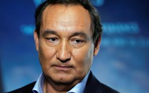 CEO United Airlines mất ghế Chủ tịch