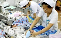 Bộ Tư pháp 'tuýt còi' quy định sinh con thứ ba phải nộp tiền
