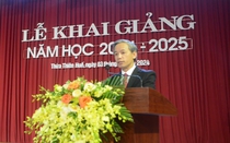 Hiệu trưởng trường sư phạm nhắn nhủ tân sinh viên 'luôn trau dồi đạo đức để thành người tử tế'