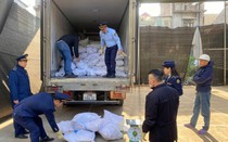 Lạng Sơn: Ngăn chặn kịp thời 3 tấn thực phẩm đông lạnh không rõ nguồn gốc