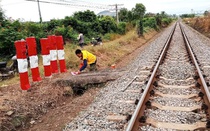 Bình Thuận: Đóng các lối đi tự mở trên đường sắt để tránh tai nạn giao thông
