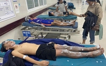 4 học sinh bỏng nặng sau khi tự chế pháo nổ theo Youtube