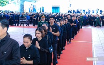Hàng ngàn người tới viếng Tổng Bí thư Nguyễn Phú Trọng tại quê nhà