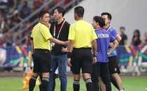 HLV và trọng tài cùng quốc tịch liệu có công bằng?