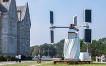 Độc đáo turbine điện gió lai điện mặt trời, tạo ra điện bất kể ngày đêm