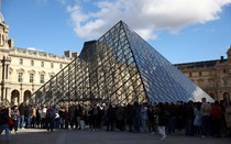 Vụ trộm ở bảo tàng Louvre: Nghi phạm đã bị bắt giữ tại Paris