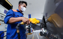 Giá xăng dầu tăng, có loại tăng hơn 1.300 đồng/lít