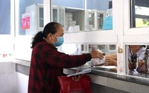 Trường hợp dừng đóng BHYT nhưng vẫn được chi trả 100% chi phí khám chữa bệnh, ai cũng nên biết