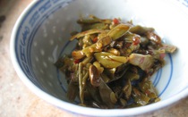 Loại rau dài nhất Việt Nam, vừa bổ xương vừa ngừa ung thư, ở quê mọc um tùm như cỏ