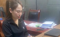 Người phụ nữ giả hồ sơ xác nhận giáo viên vay tiền ngân hàng ra đầu thú