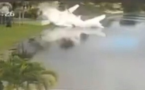 Rơi máy bay chở hàng cứu trợ sau bão, 2 cha con tử vong thương tâm