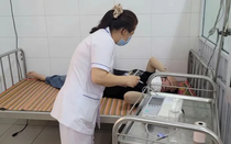 14 người nhập viện sau bữa trưa tại công ty