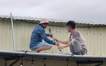 Quảng Ngãi “căng mình” trước bão số 13: Ngư dân chạy đua neo tàu, dân ven biển gia cố nhà cửa