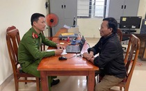 Đối tượng truy nã nguy hiểm ra đầu thú